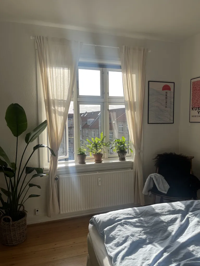 Magamistoad - Two-Bedroom Flat with Balcony near Botanical Garden