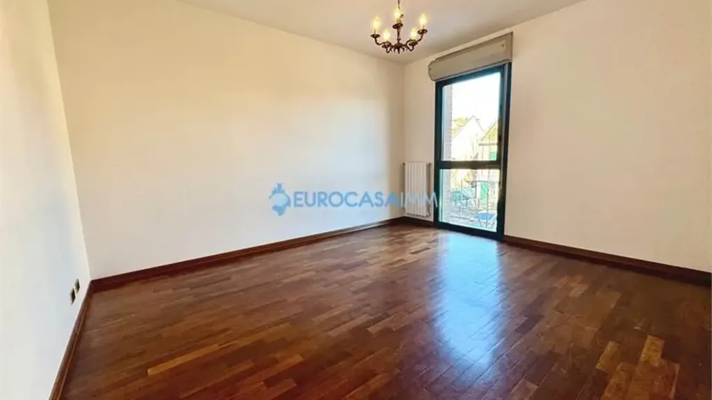 Toad - Spacious 2-Bedroom Apartment with Garage in Carpi
