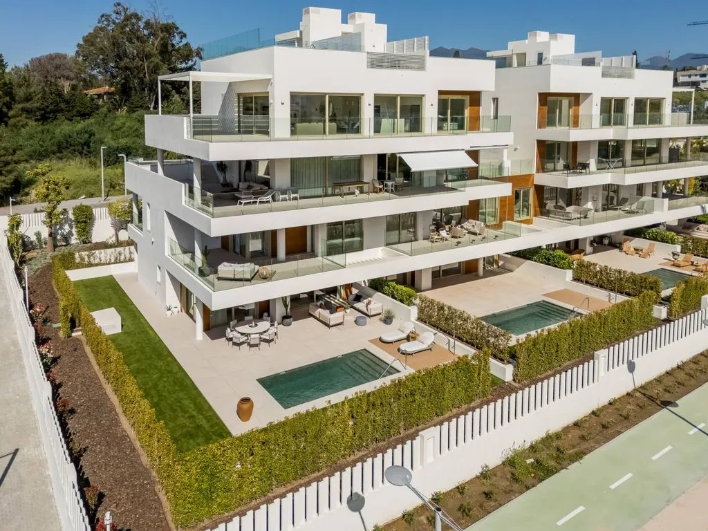 Välivaade - Triplex with Rooftop Pool in Marbella Golden Mile