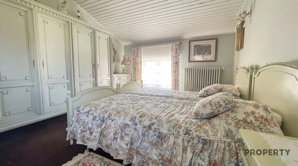 Bedrooms - Classical Villa with Garden in Dilbeek