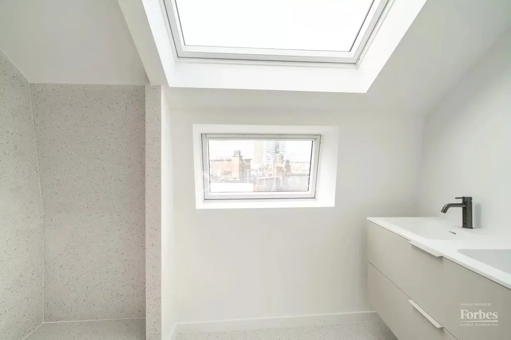 Salles de bain - Duplex Rénové avec Terrasse à Elsene