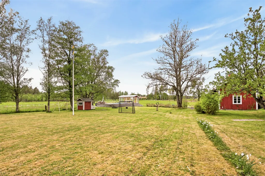 Jardin - Renovated Holiday Home with Pool in Ängby