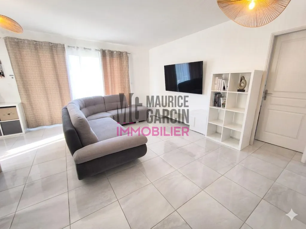 Elutuba - Contemporary Flat with Terrace in Bedarrides