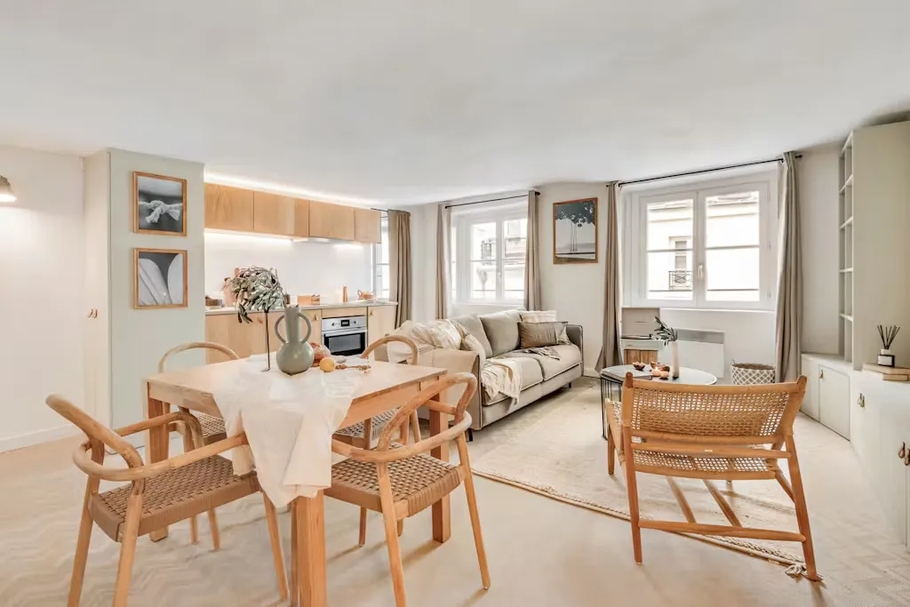 Dining Room - Furnished Flat on Rue de Seine, Paris
