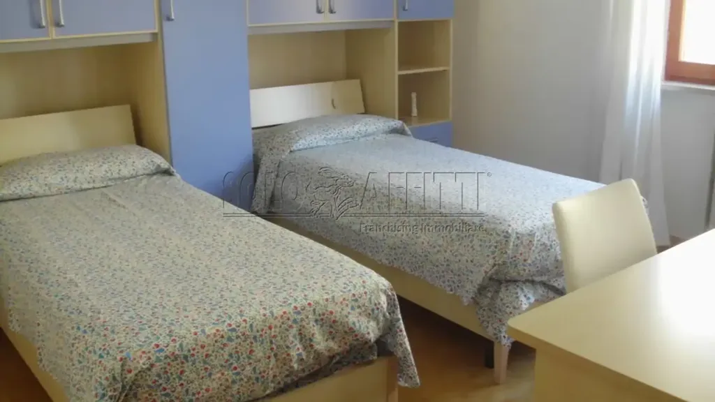 Chambres - Armed Student Apartment with Balconies in Macerata