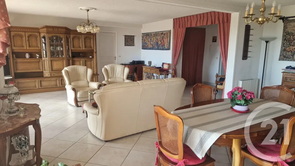 Söögituba - Penthouse with Sea View in Fréjus