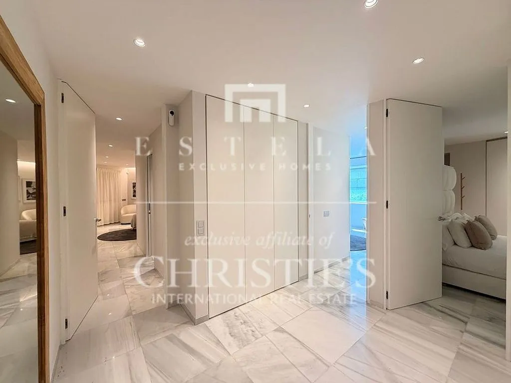 Esik - Penthouse with Pool in Marina Botafoch, Ibiza