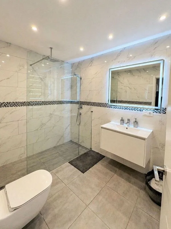 Salles de bain - House with Pool in Selwo, Nueva Milla de Oro