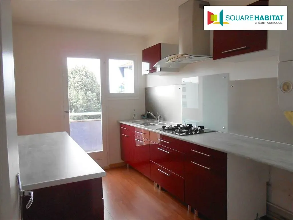 Köök - City Centre Apartment with Balcony in Pau