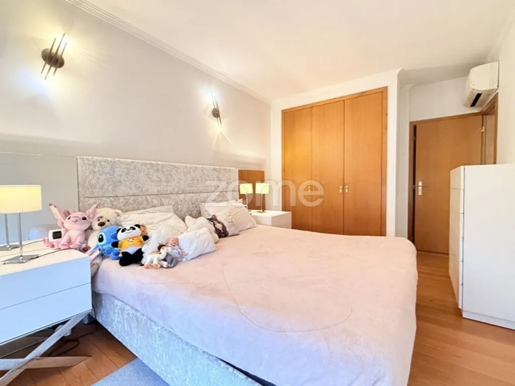 Magamistoad - Luxury House with Garage in Brito, Guimarães