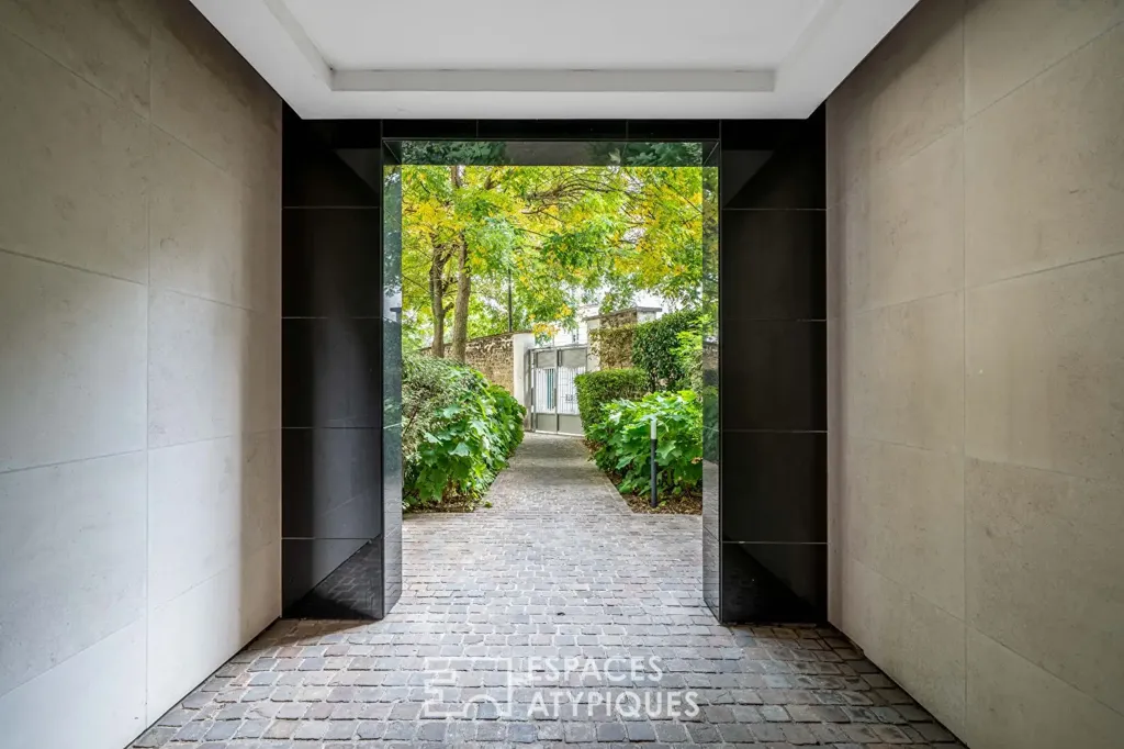Esik - Contemporary Duplex with Terraces in Paris