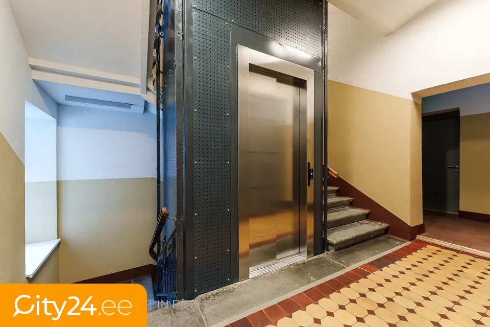 Esik - Furnished Studio in Historic Jūgendstil Building, Riga Centre