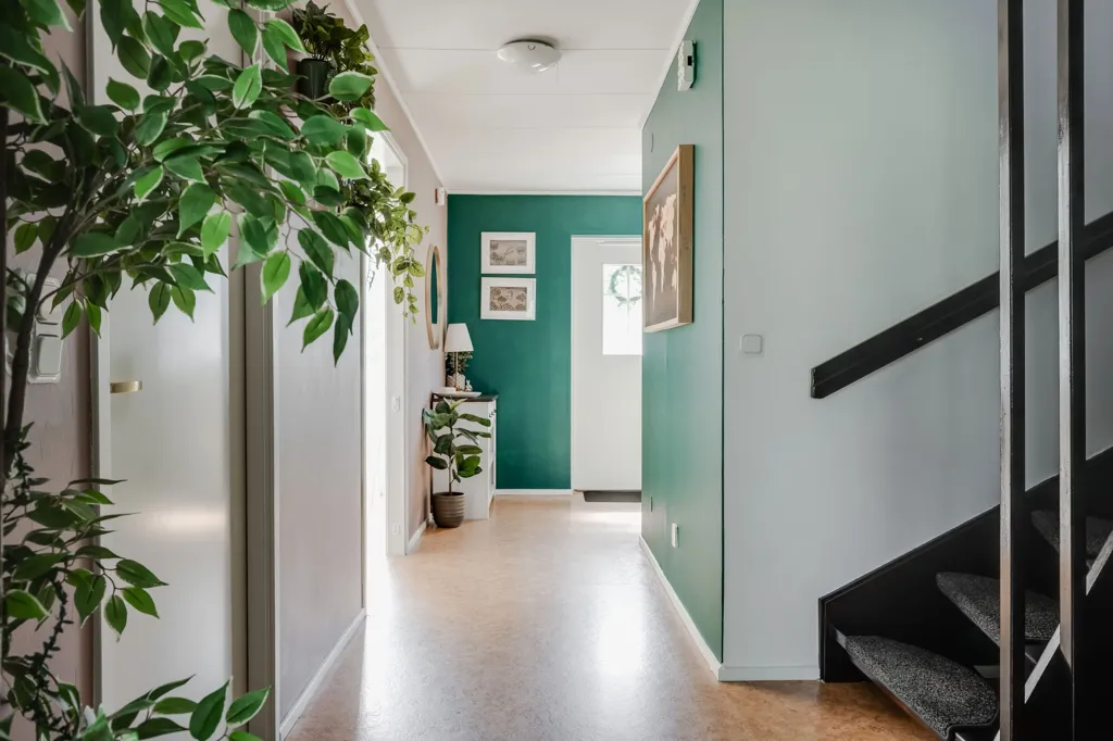 Hallway - Terraced House with Two Balconies in Dalsjöfors