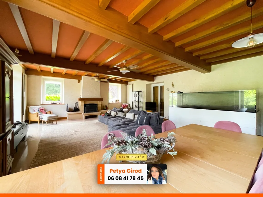 Salle à manger - Maison en Pierre avec Piscine près de Cluny