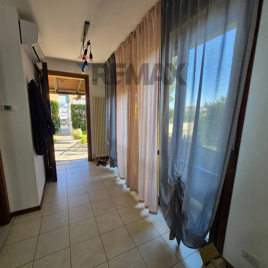 Esik - Ground Floor Apartment with Garden in Rimini