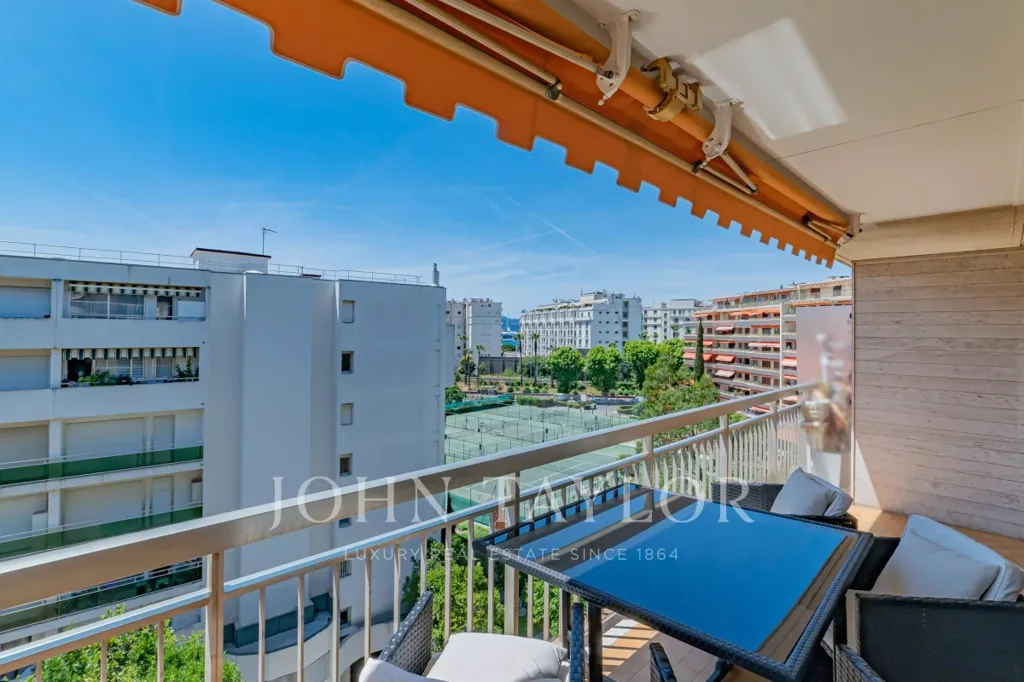 Balcone - City Centre Apartment with Sea View in Nice