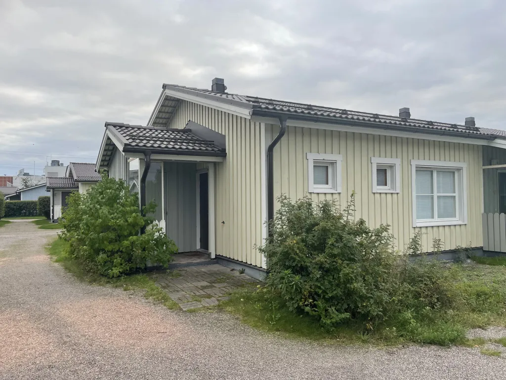 Esterno - Spacious Apartment with Garden in Tikkurila, Helsinki
