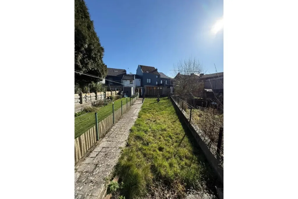 Jardin - Maison mitoyenne à rénover à Melen