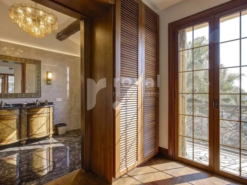 Salles de bain - Villa Luxueuse avec Piscine à Mougins
