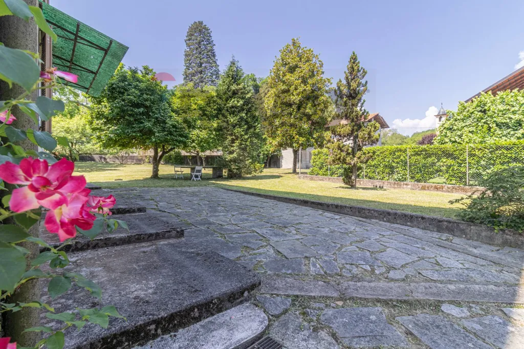 Garden - Villa with Garden near Municipio