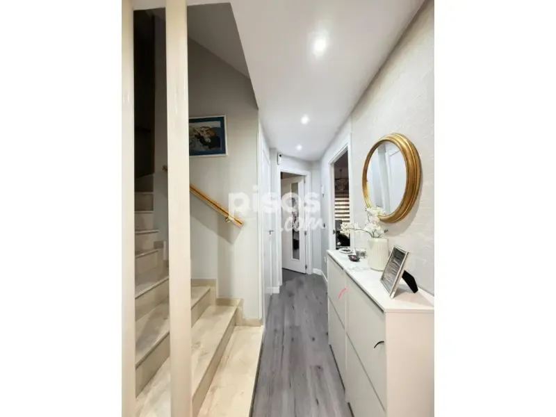Esik - Renovated Townhouse with Solar Panels in Coimbra-Guadarrama