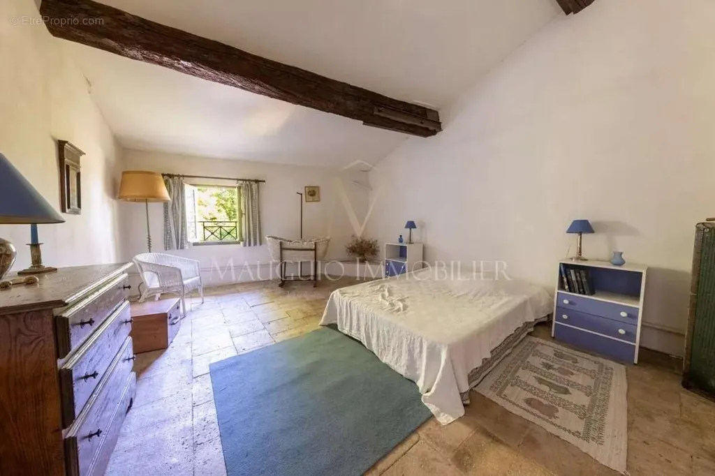 Chambres - Ensemble Immobilier avec Maison de Maître à Lansargues