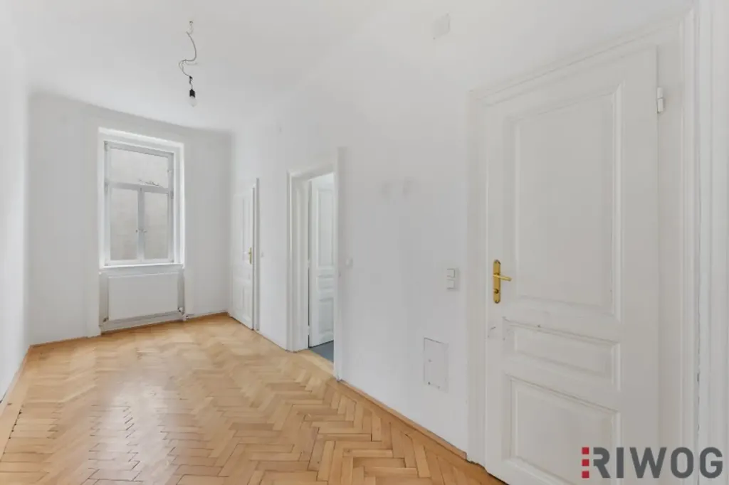 Rooms - Altbau with Optional Balcony in Hietzing