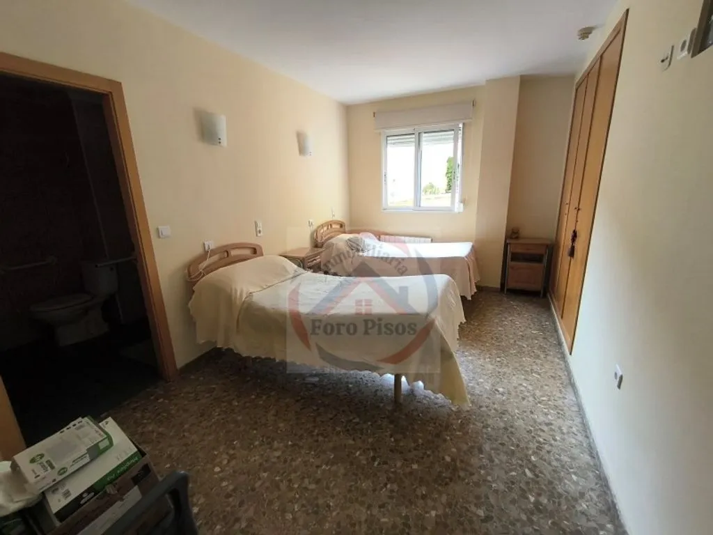 Operational Elderly Care Villa near Xàtiva