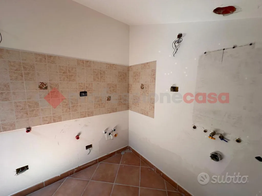 Bagni - Modern Flat with Parking in Avezzano West