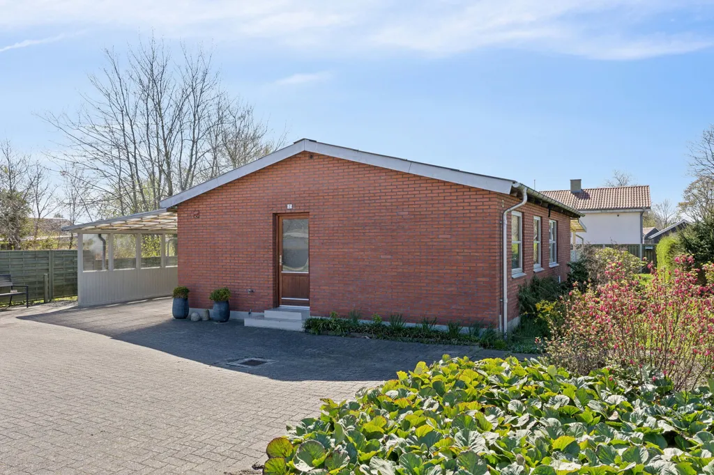 Välivaade - 1960s Villa with Garden in Sunds