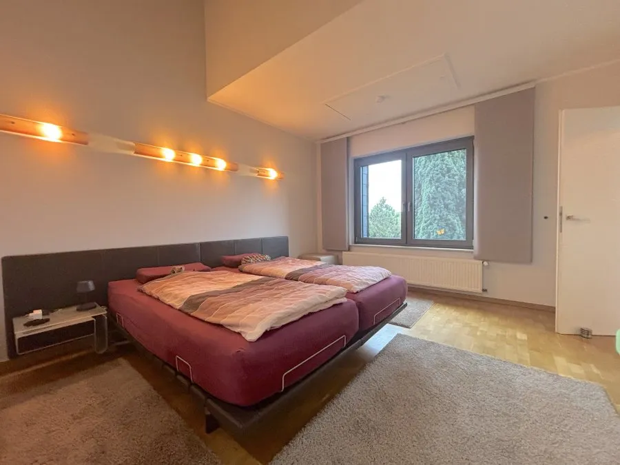 Bedrooms - Architectural House with Vineyard View in Wellenstein