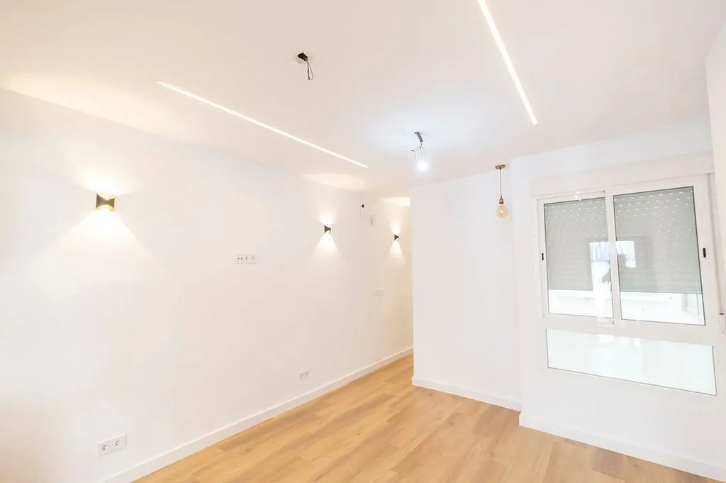 Toad - 2-Bedroom Flat with Balcony in Madrid