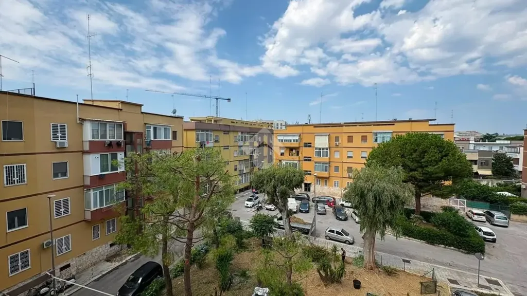 Balcone - Rear-Facing Apartment with Balcony in Bari