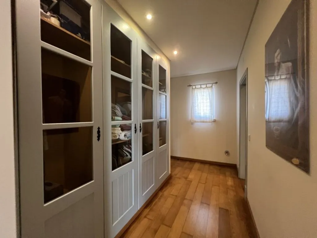 Toad - Luxury Farmhouse with Traditional Architecture in Advagar