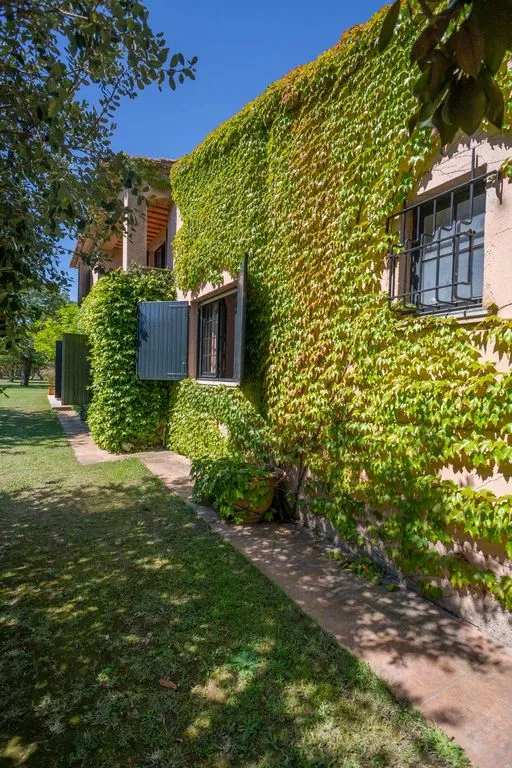 Giardino - Luxury House with Historic Tower in Mont-ras