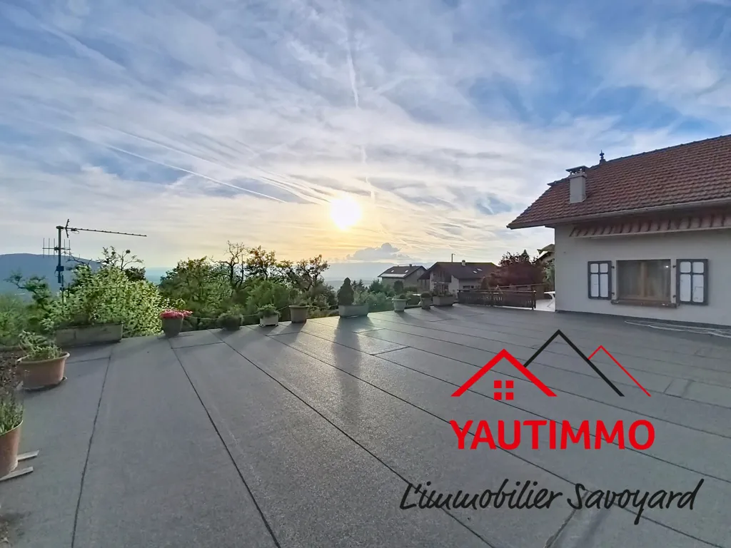 Terrass - Rare Property with Panoramic View in Lucinges