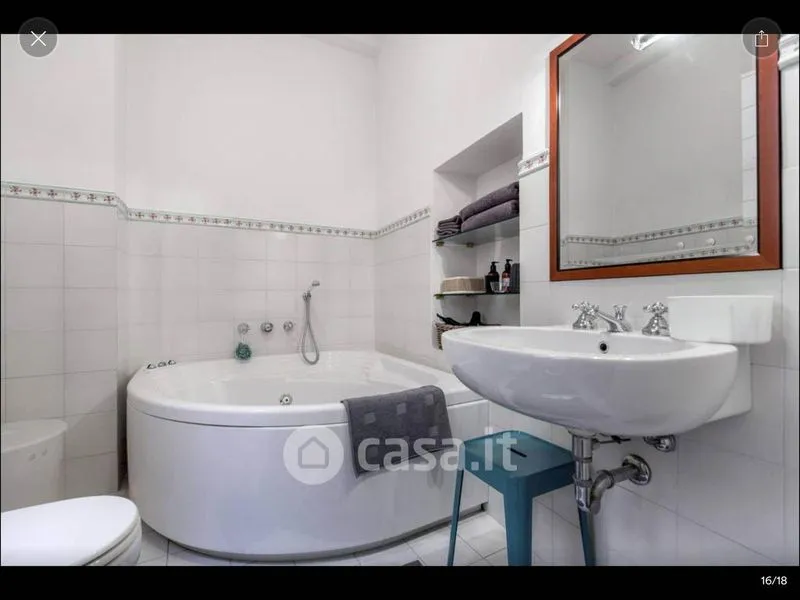 Bathrooms - Fully Furnished Flat near Ponte Vecchio, Florence