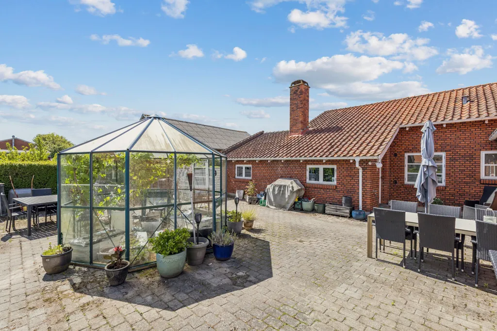 Terrass - Classical Villa with Garden in Slagelse