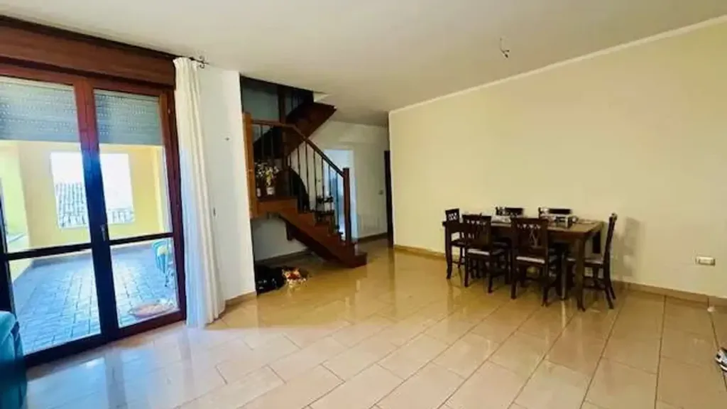 Salle à manger - Two-Level Apartment with Terrace in Medolla
