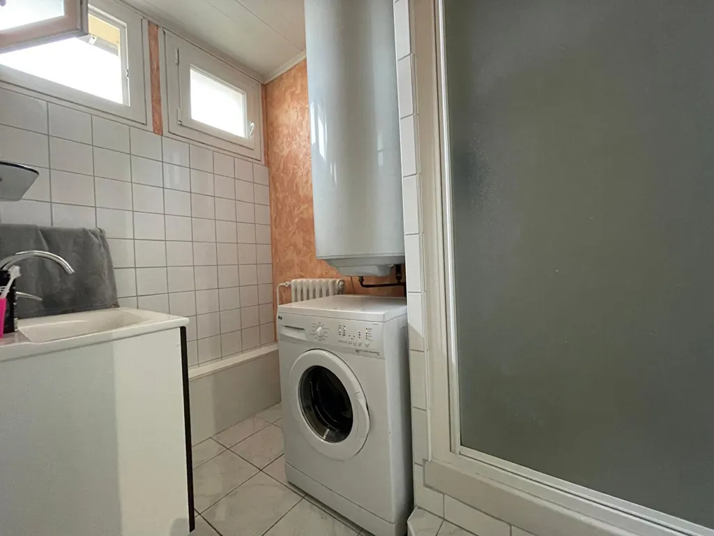 Utility Room - Converted 3-Bed Flat with Garage in Nice