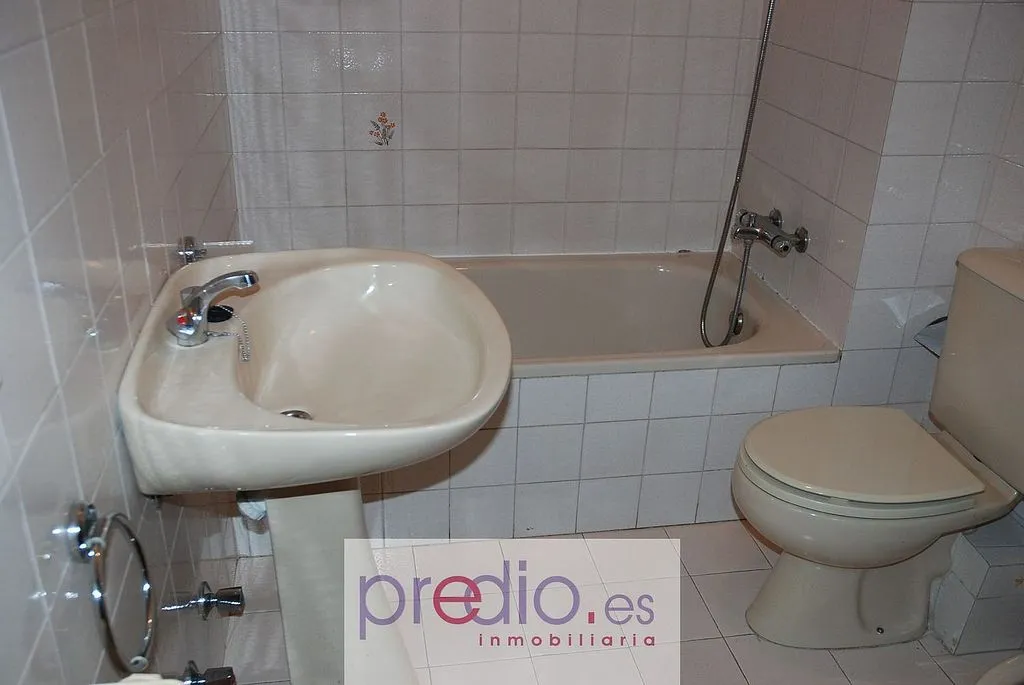 Vannitoad - 2-Bedroom Apartment with Garage in San Roque
