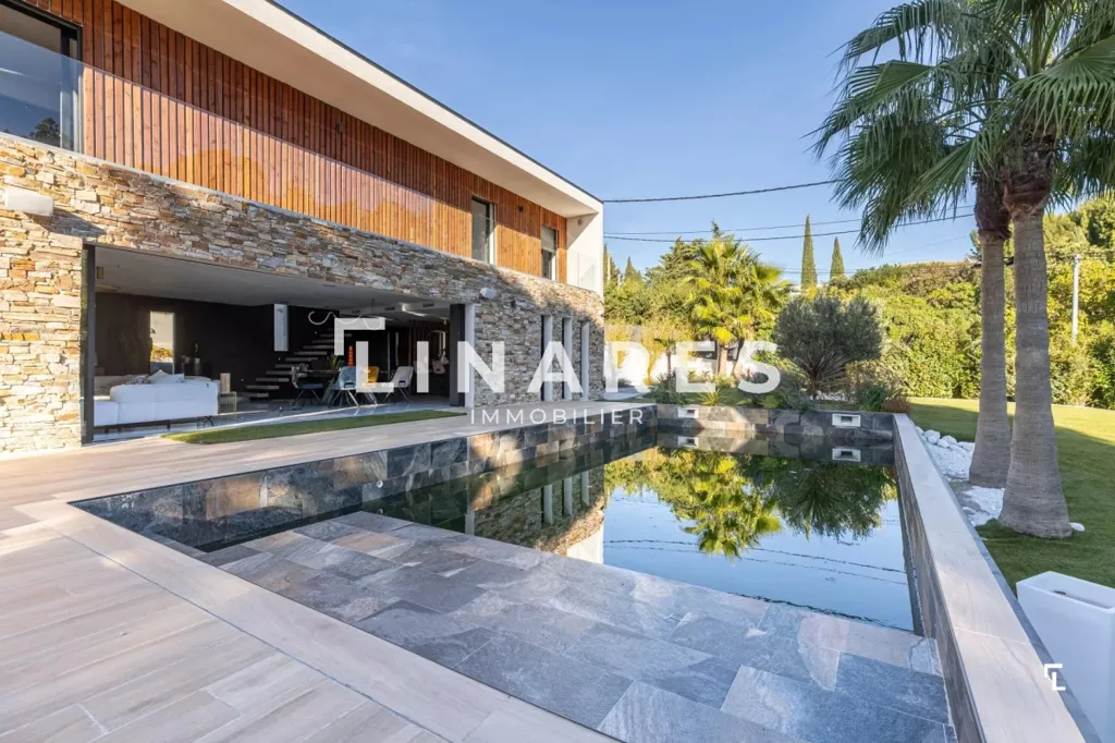 Piscine - Villa Contemporaine avec Piscine à Château-Gombert