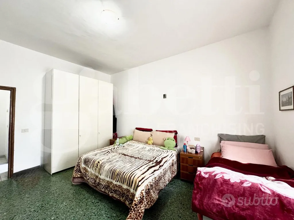 Chambres - First Floor Flat with Fireplace in Orte