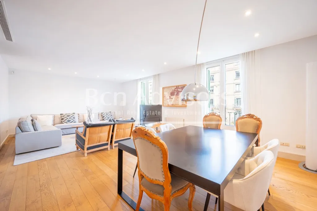 Söögituba - Renovated Apartment with Balcony in Dreta de l'Eixample