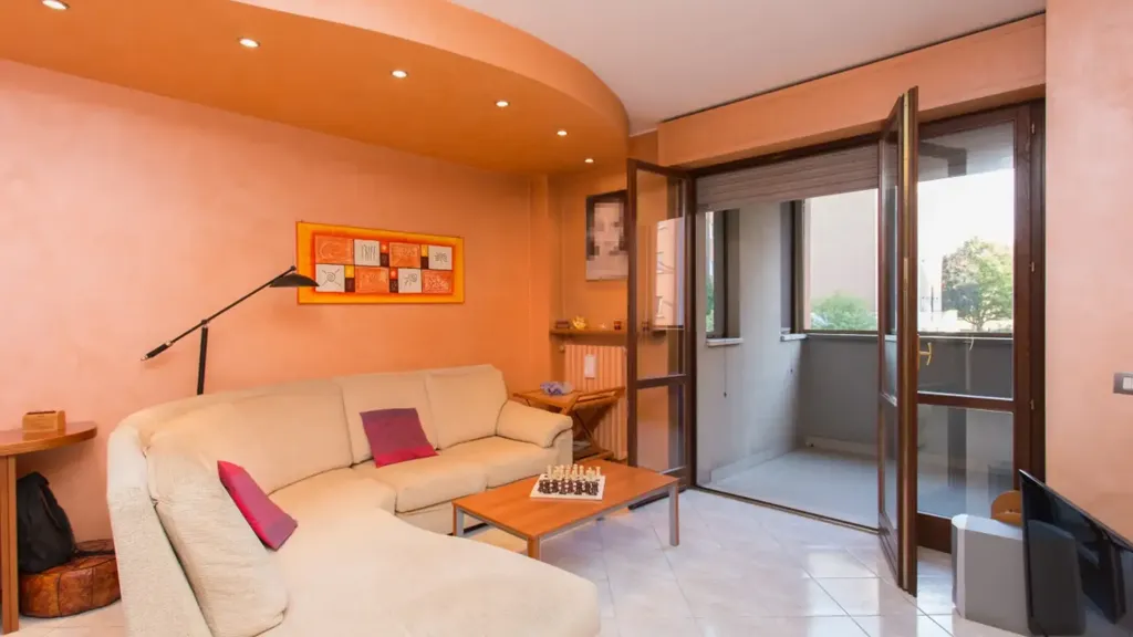 Elutuba - Trilocale with Balcony in Figino, Milan