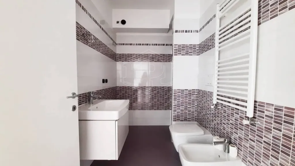 Salles de bain - New 4-Bedroom Apartment with Terrace in Albenga
