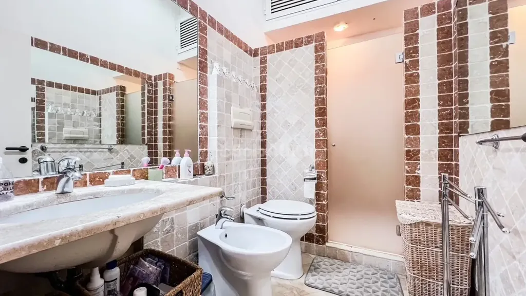 Salles de bain - Trilocale with Terrace in Murta Maria