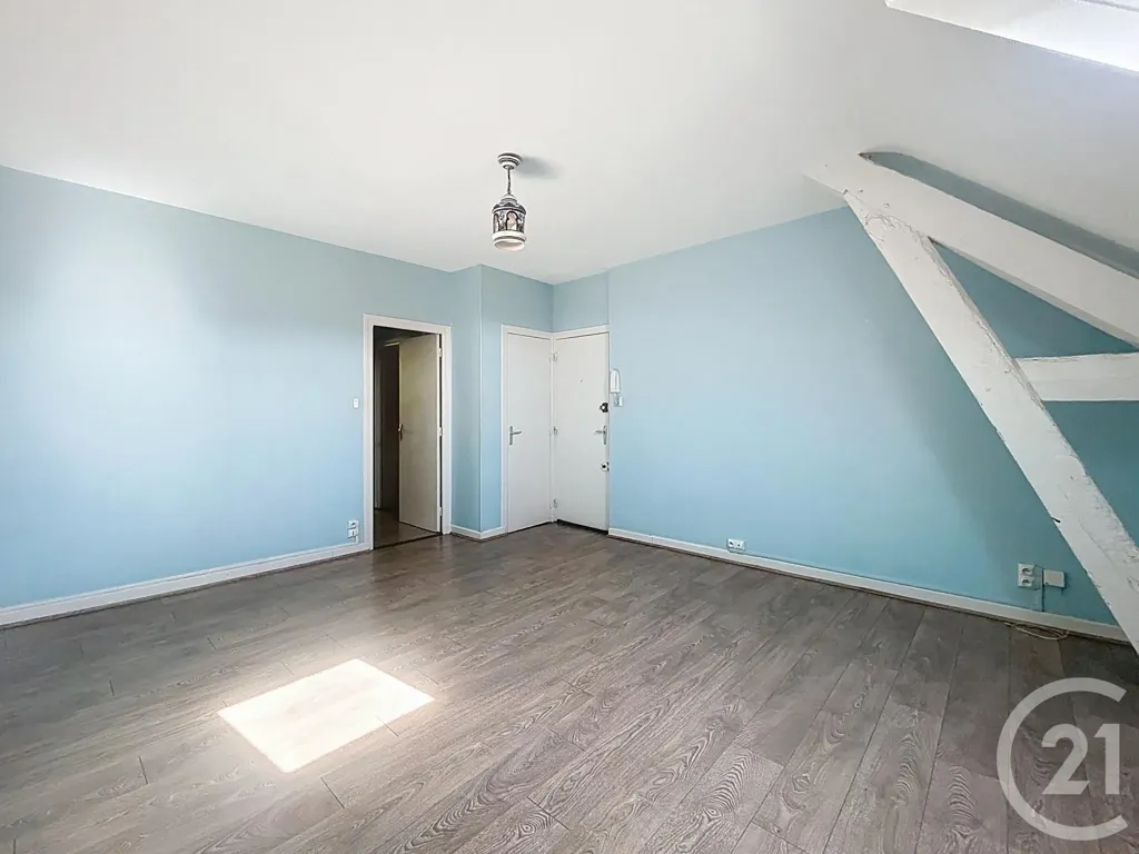 Pièces - Studio dans Immeuble Sécurisé à Saint-Pourçain-sur-Sioule