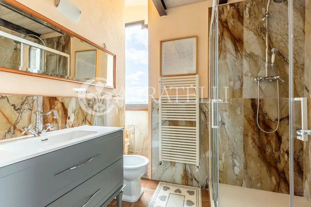 Salles de bain - Medieval Tower with Panoramic Views in Monteriggioni