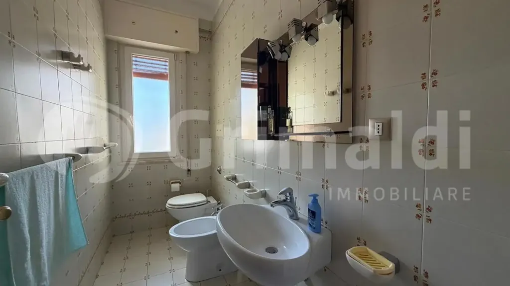 Salles de bain - Apartment with Balcony in Palermo